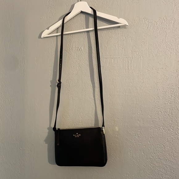 Kate Spade Leila Triple Gusset Crossbody - Picture 4 of 13